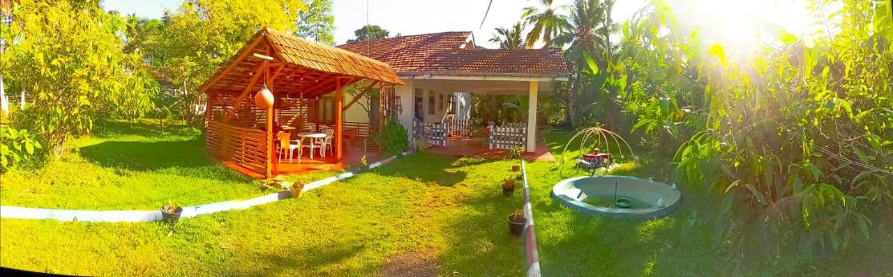 Happy Morning Bliss Bed and Breakfast Mirissa Esterno foto
