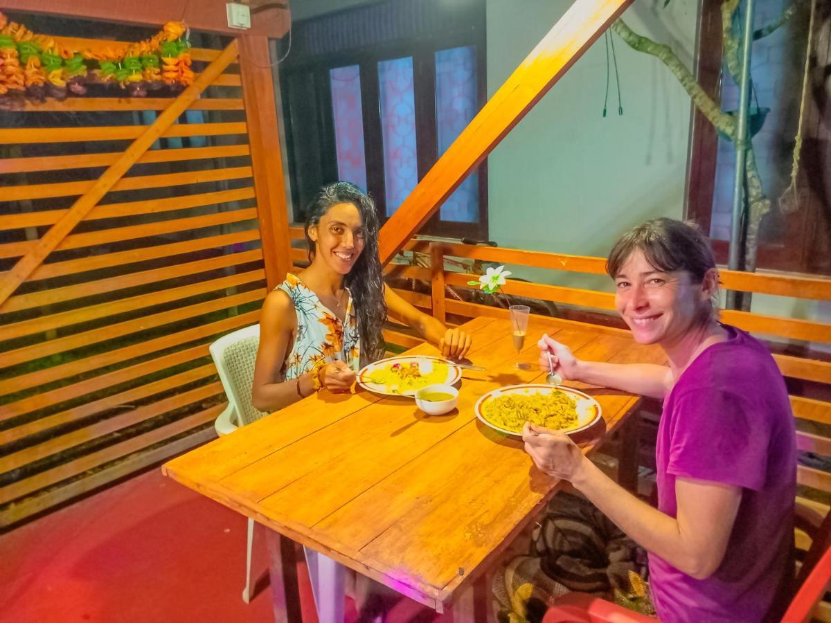 Happy Morning Bliss Bed and Breakfast Mirissa Esterno foto